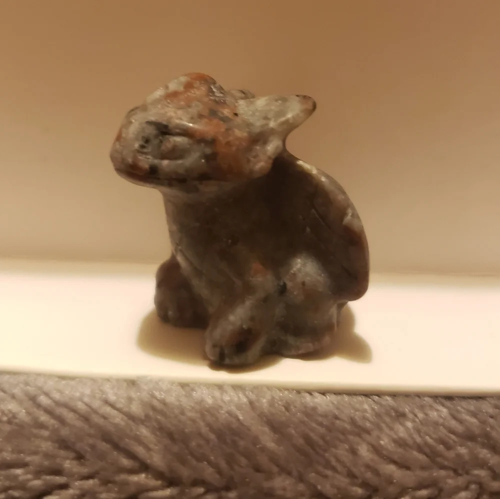 Yooperlite Toothless Carving - Picture 9 of 13